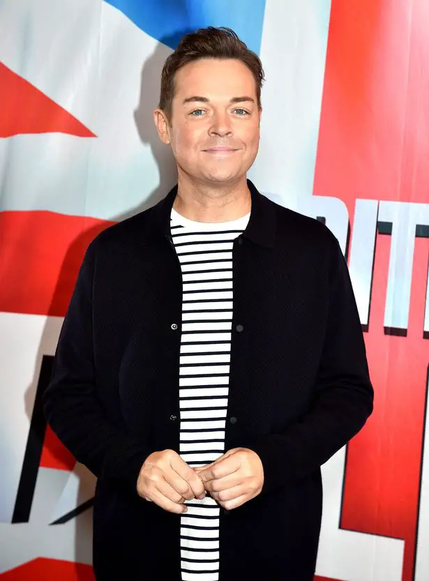 How tall is Stephen Mulhern?